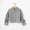 トレンド感満載！袖リボンクロップドチェックシャツの魅力