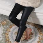 寒い季節にピッタリ！裏ボア付きレザー風スキニーレギンスでおしゃれを楽しもう